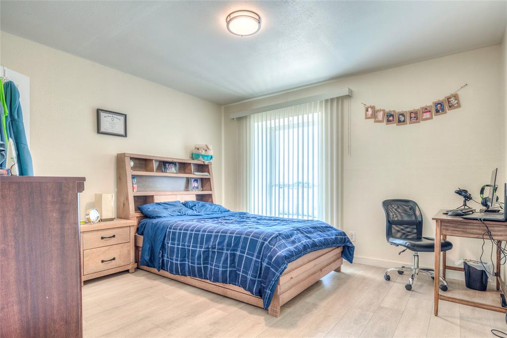 Cambridge Condos Ph 01 03 - Residential