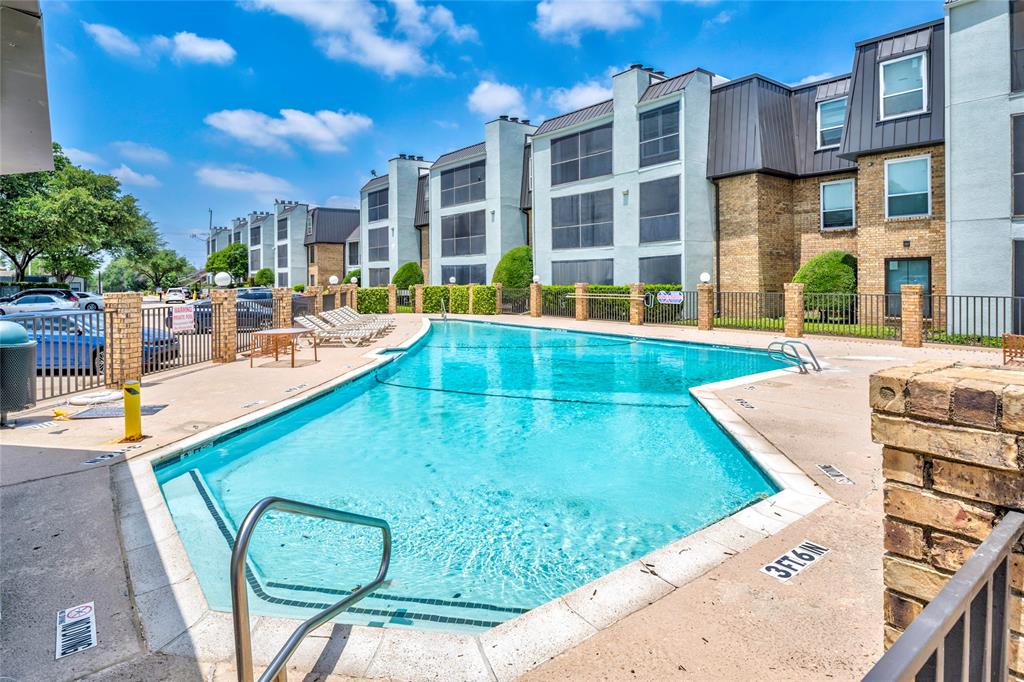 Cambridge Condos Ph 01 03 - Residential