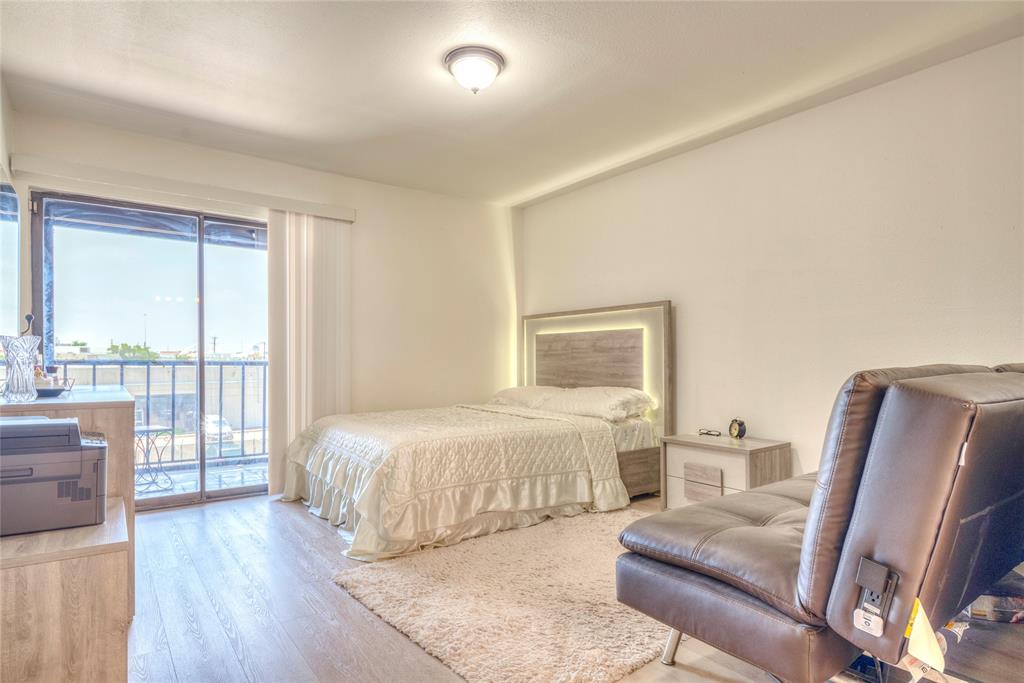 Cambridge Condos Ph 01 03 - Residential