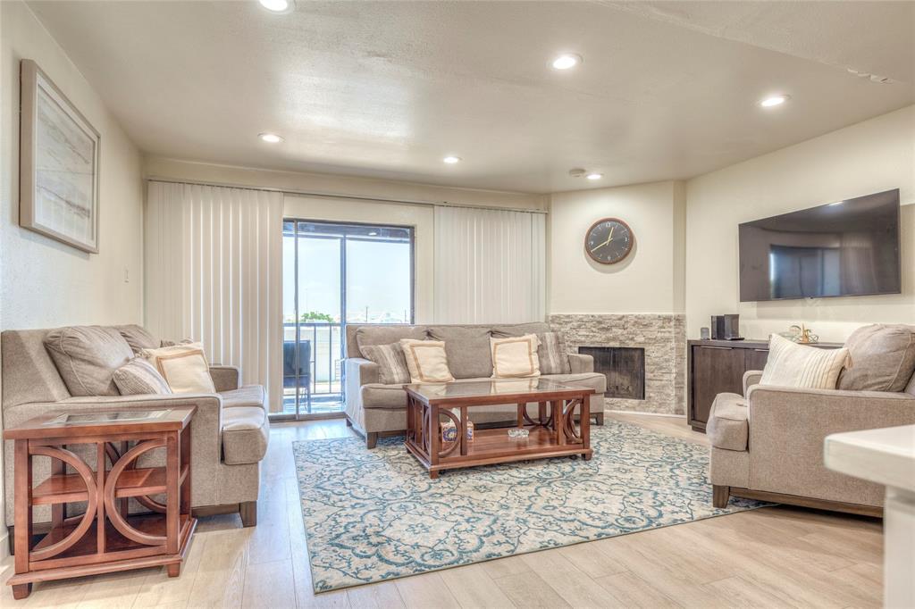 Cambridge Condos Ph 01 03 - Residential