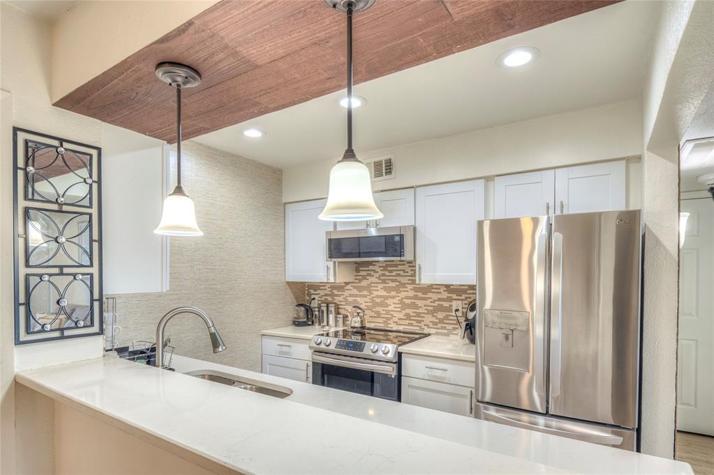 Cambridge Condos Ph 01 03 - Residential