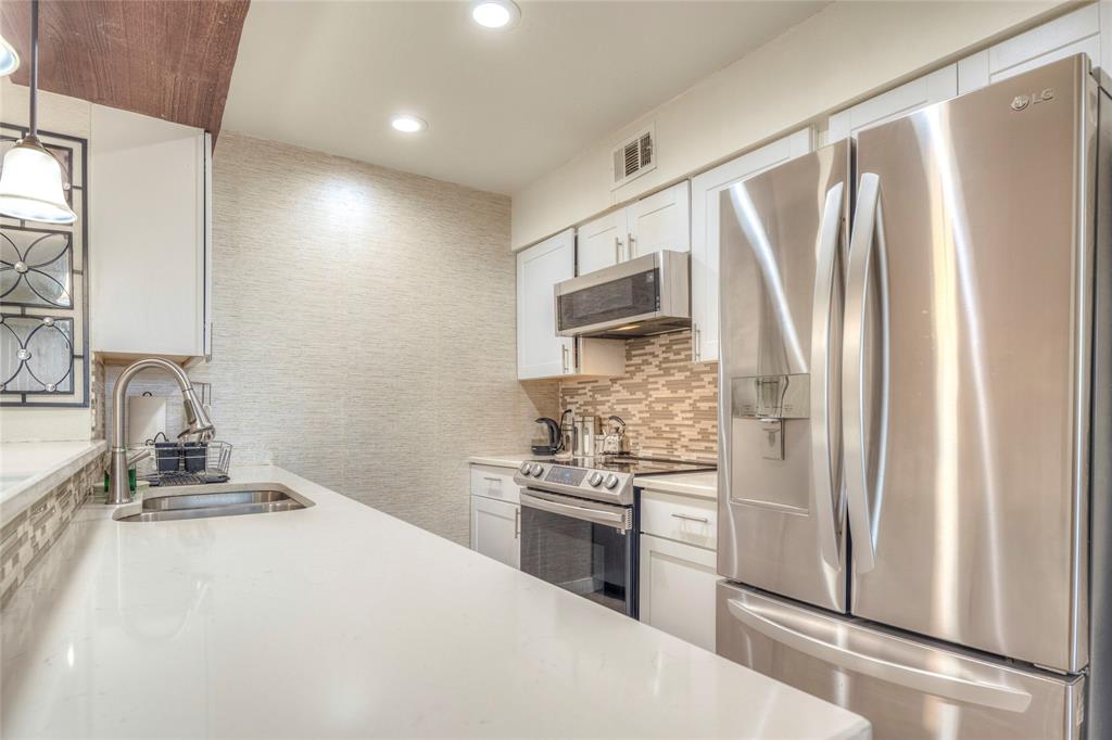 Cambridge Condos Ph 01 03 - Residential