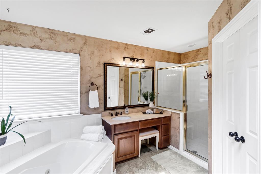 Fort Worth, Texas 76179, United States, 4 Bedrooms Bedrooms, ,4 BathroomsBathrooms,Residential,Active,179517