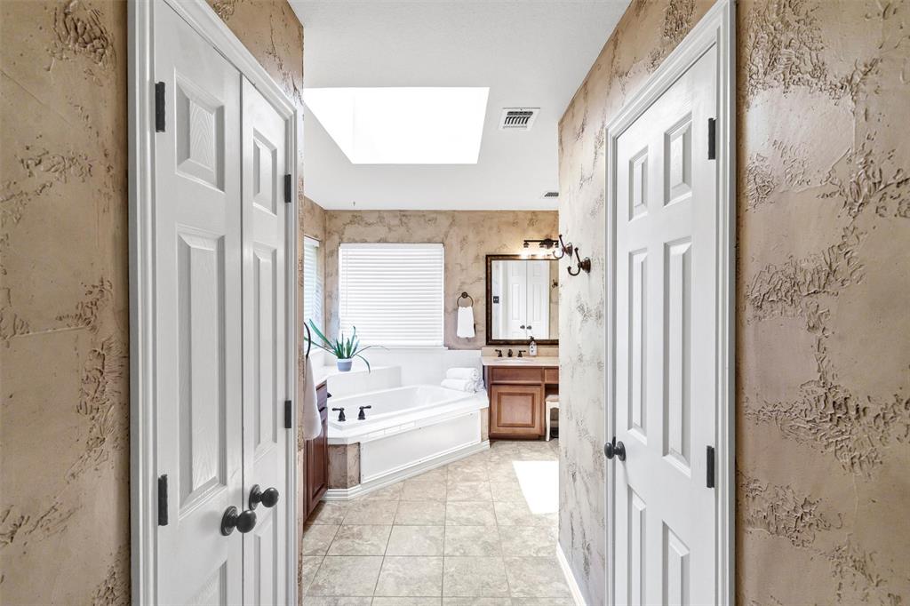 Fort Worth, Texas 76179, United States, 4 Bedrooms Bedrooms, ,4 BathroomsBathrooms,Residential,Active,179517