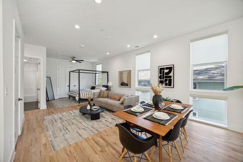 Photo of 4907 Bryan Street, Dallas, TX 75206 (MLS # 21179270)