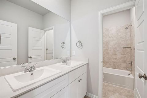 Tiny photo for 4005 Allred Drive, Heartland, TX 75114 (MLS # 21198294)