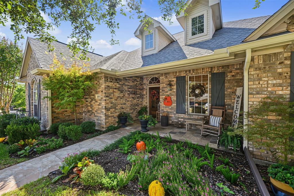 8955 Leslie Court