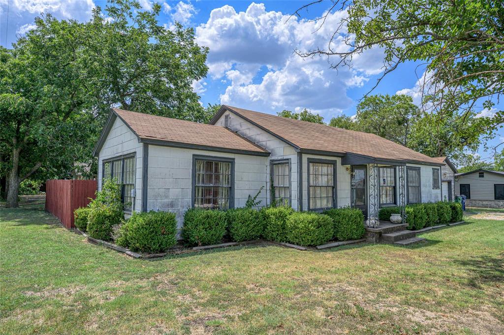 602 W Pecan Street