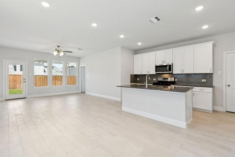 Tiny photo for 725 Rusty Spurs Place, Weston, TX 75009 (MLS # 21200950)