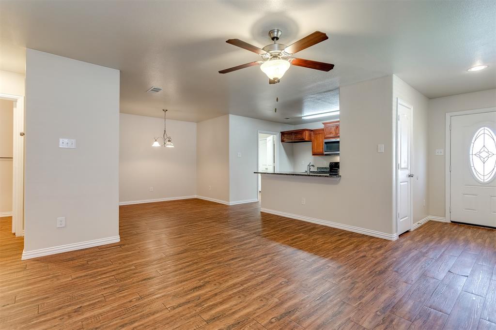 456 Canvas Court