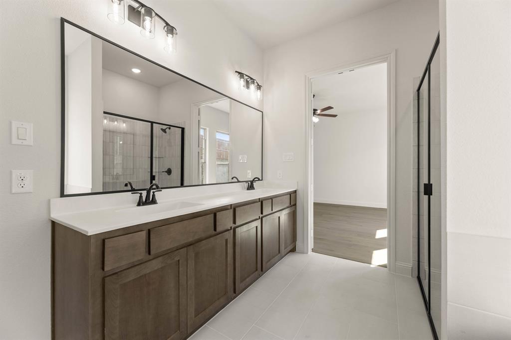 Country Lakes - Residential