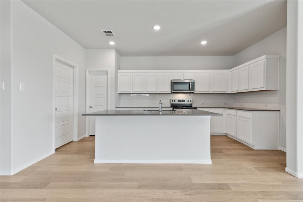 2475 Adenmore Lane