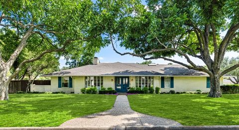 4408 Laren Lane Dallas TX 75244