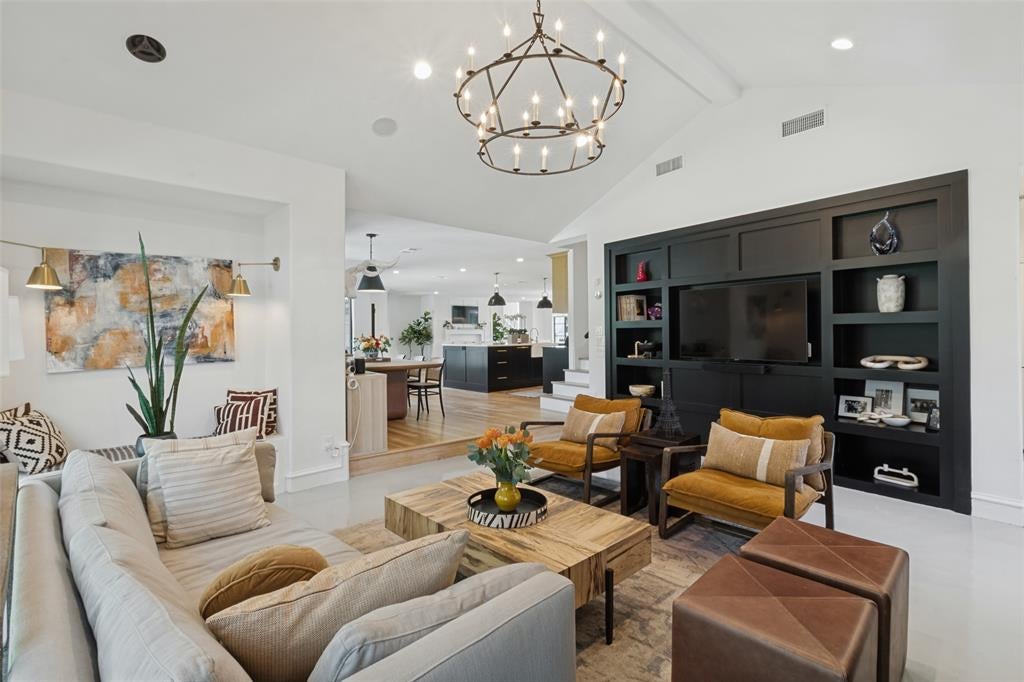 8547 Santa Clara Drive