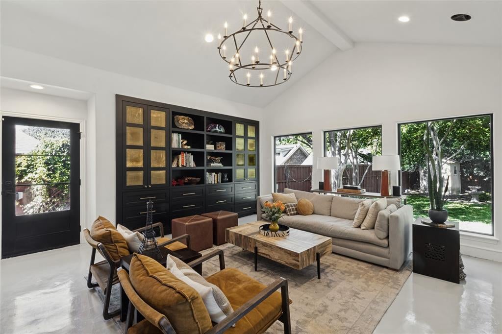 8547 Santa Clara Drive