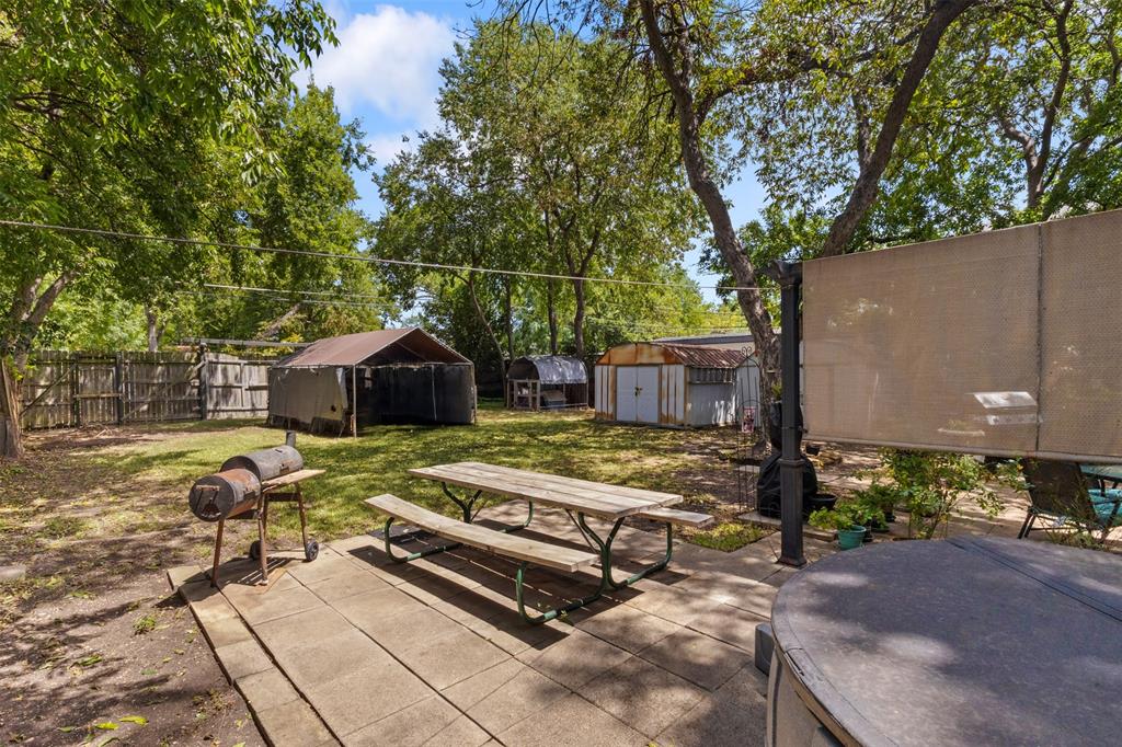 East Hampton Hills - Residential