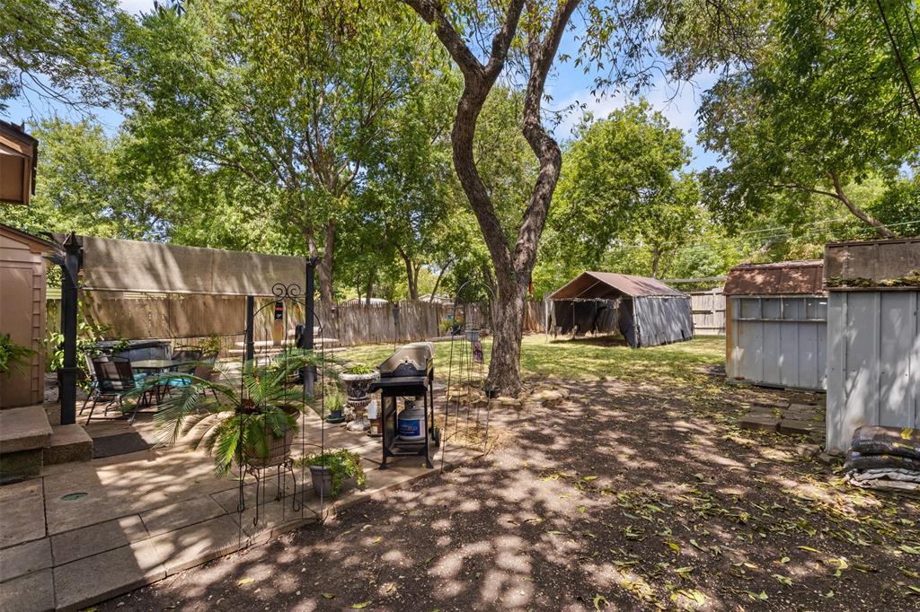 East Hampton Hills - Residential