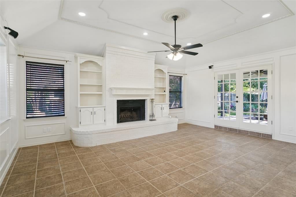 2449 Stonegate Drive N
