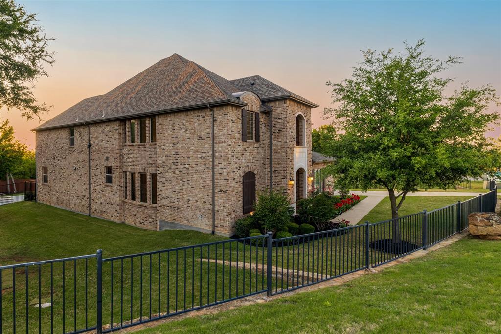 1612 Emerald Knoll Court