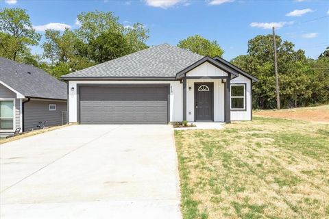 415 E Monterey Street Denison TX 75021