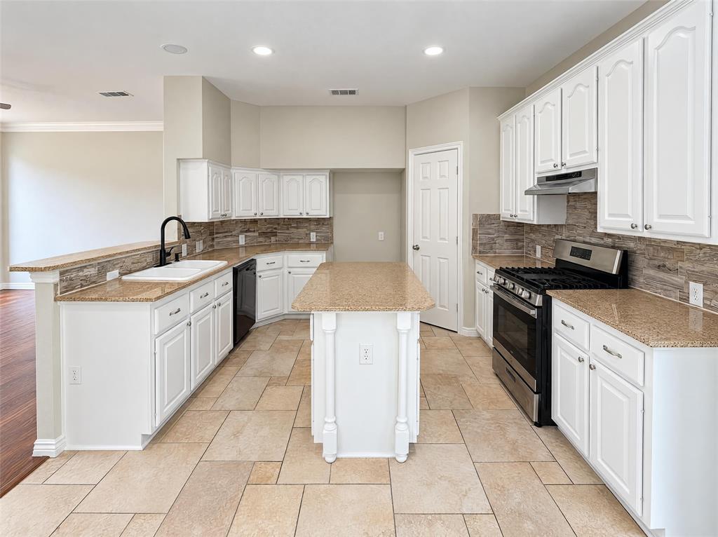 1017 Laurel Oak Drive