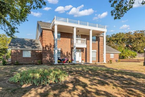 2620 Brookridge Drive Hurst TX 76054