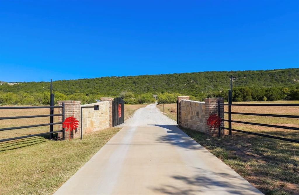 2457 US Highway 83 84