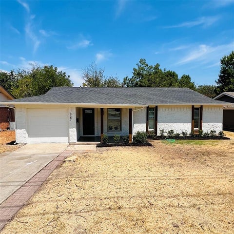 Photo of 327 E Center Street, Duncanville, TX 75116 (MLS # 21372696)