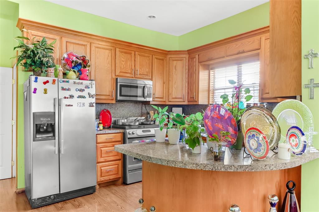 524 W 7th Street
