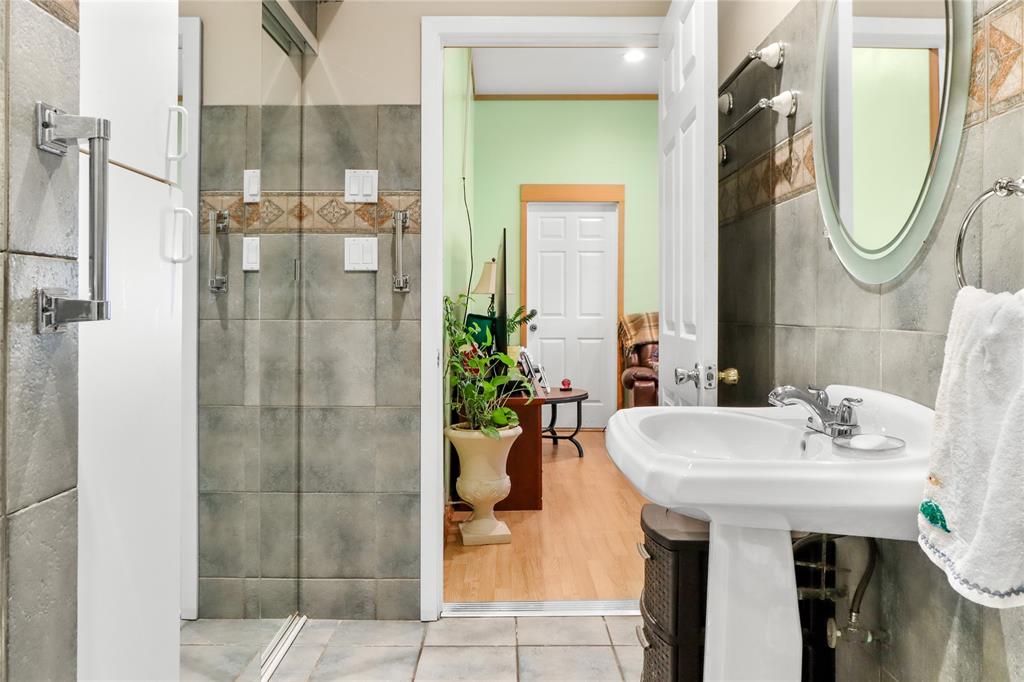 524 W 7th Street