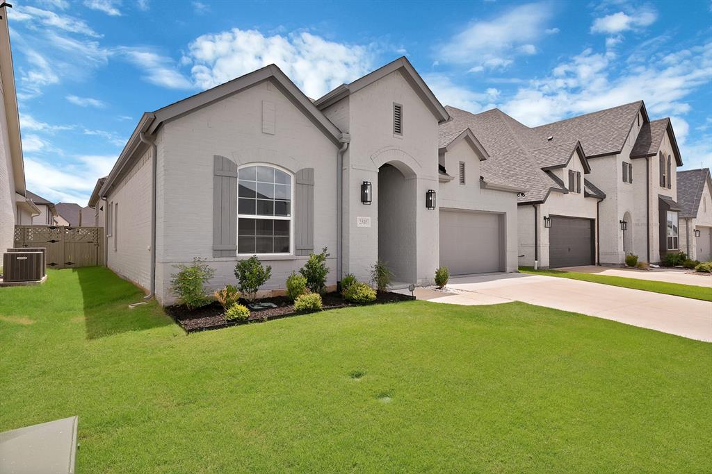 2505 Half Moon Way