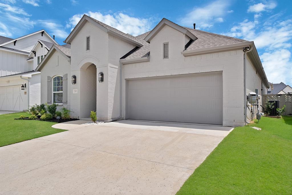 2505 Half Moon Way