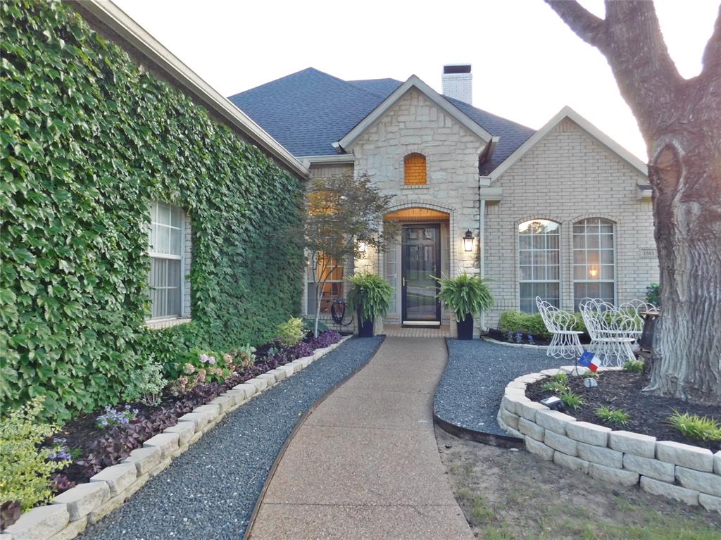 1501 Oakhollow Drive