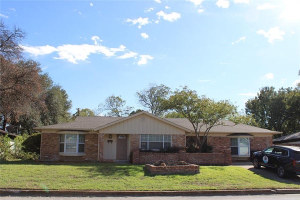 155 SHEFFIELD DR, FORT WORTH, TX 76134 - Image d1ff8d0187029b2fae047de50ba1d7ac/2408127348