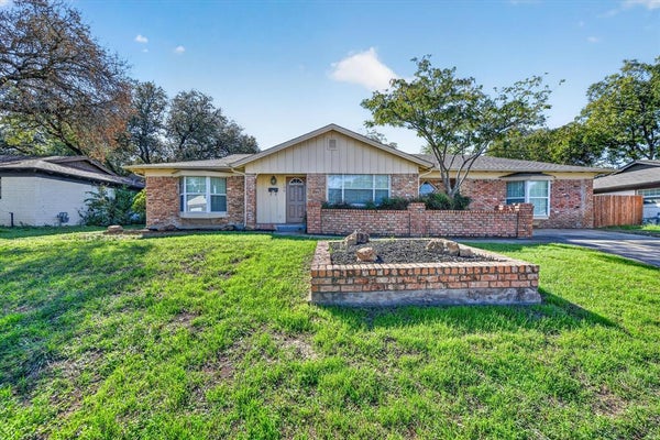 155 SHEFFIELD DR, FORT WORTH, TX 76134 - Image d1ff8d0187029b2fae047de50ba1d7ac/242564387