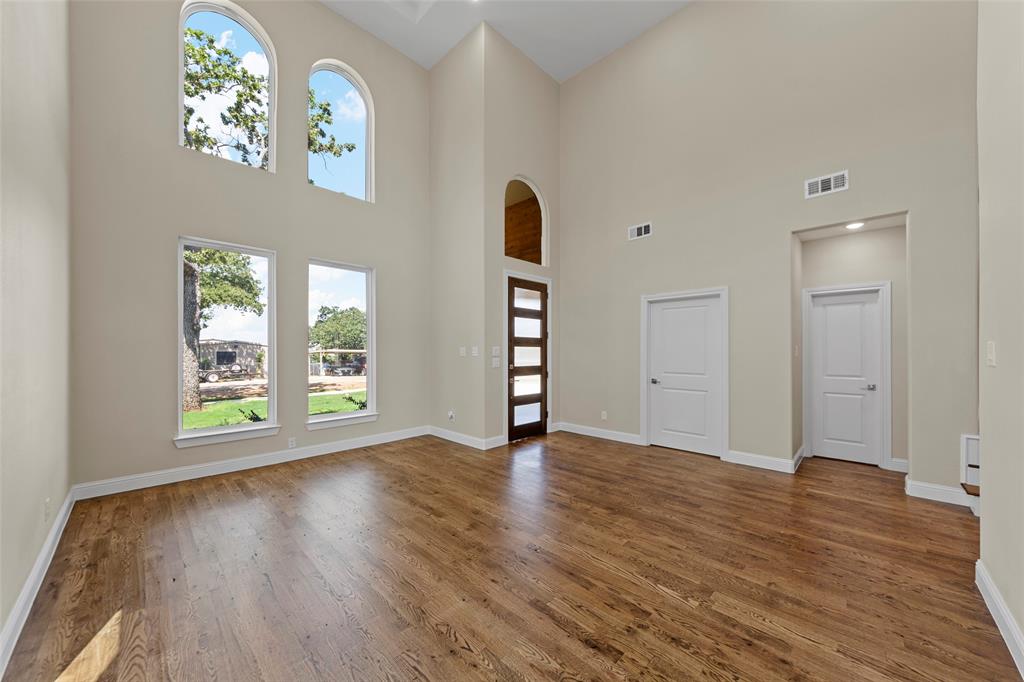 1713 W Highland Drive