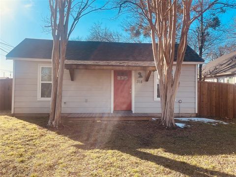 Photo of 328 S Main Street, Cedar Hill, TX 75104 (MLS # 21166563)