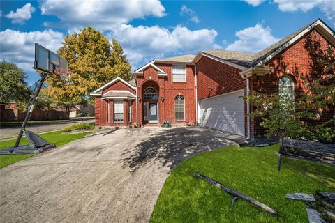 Photo of 8001 Saint Fillans Lane, Rowlett, TX 75089 (MLS # 21095396)