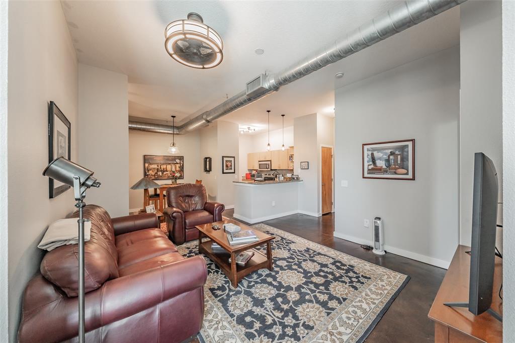 Texas & Pacific Lofts Condo - Residential
