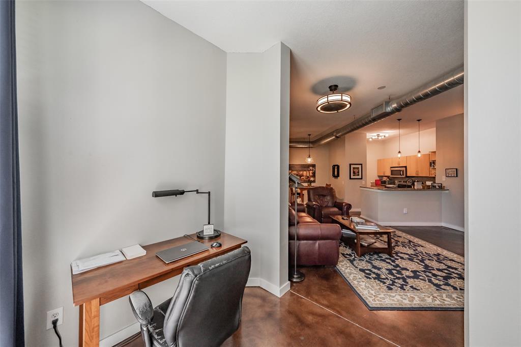 Texas & Pacific Lofts Condo - Residential