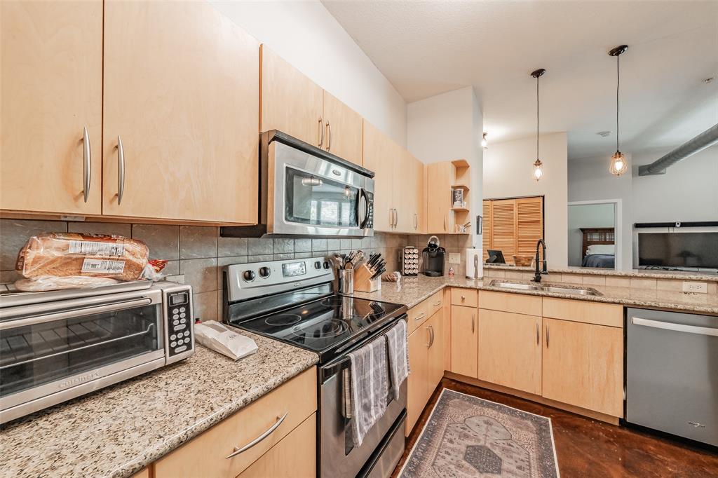 Texas & Pacific Lofts Condo - Residential
