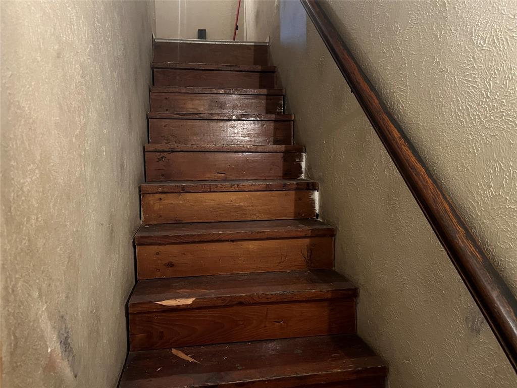 WILLOWWOOD CONDOS - Residential