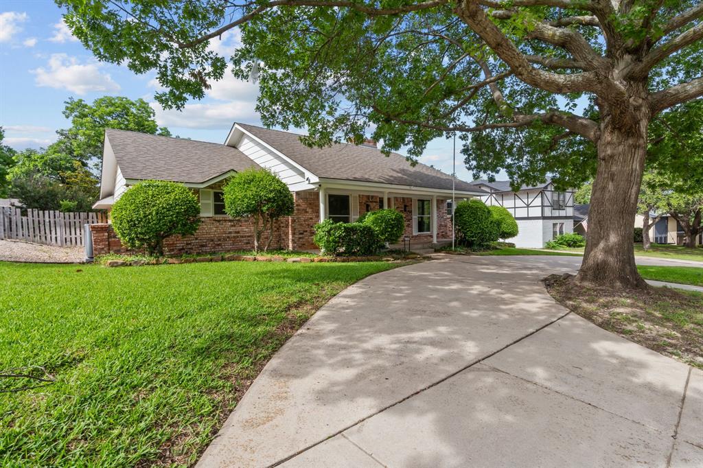 7725 Westwind Drive
