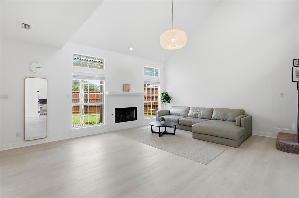 1415 Sutton Drive