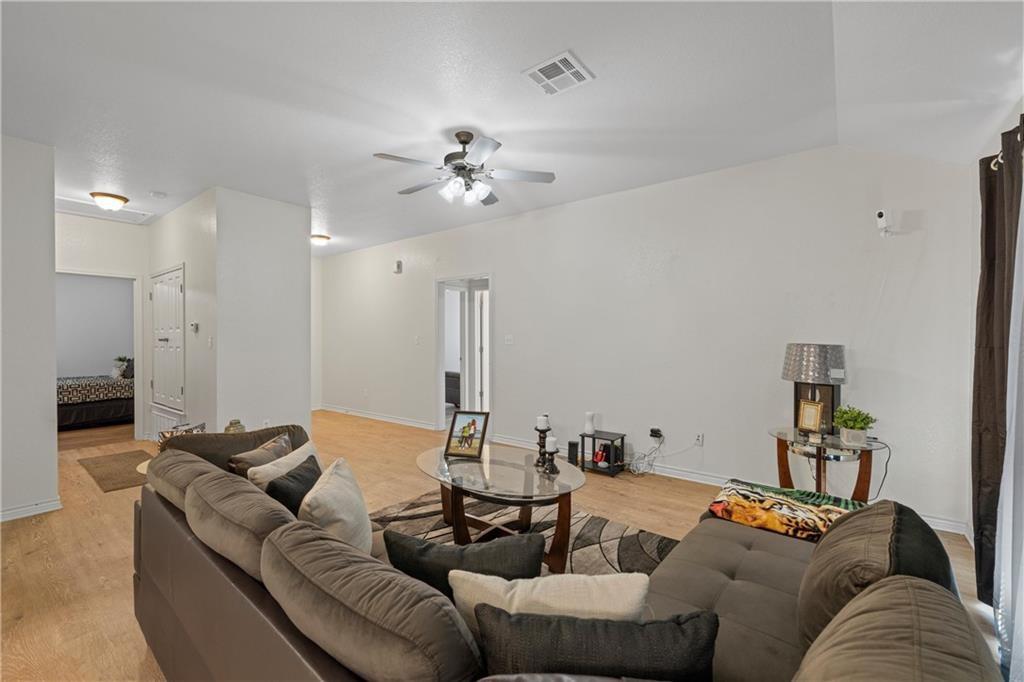 860 N Lacy Drive 5-6