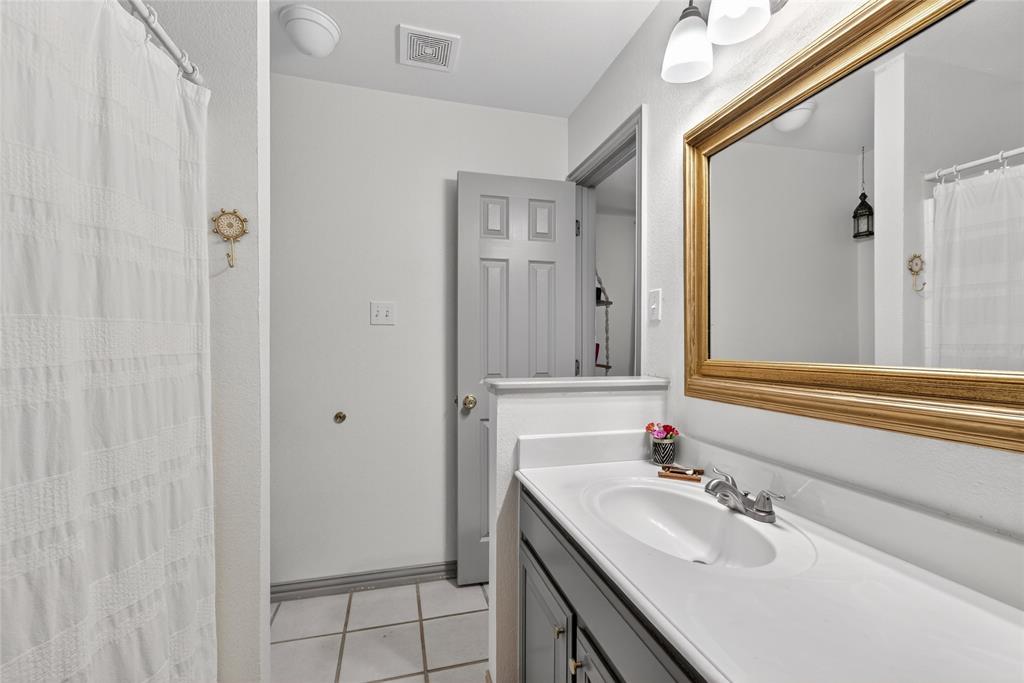 Burleson, Texas 76028, United States, 3 Bedrooms Bedrooms, ,2 BathroomsBathrooms,Residential,Active,159991