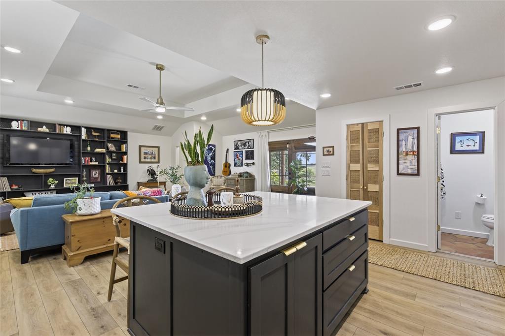 Burleson, Texas 76028, United States, 3 Bedrooms Bedrooms, ,2 BathroomsBathrooms,Residential,Active,159991