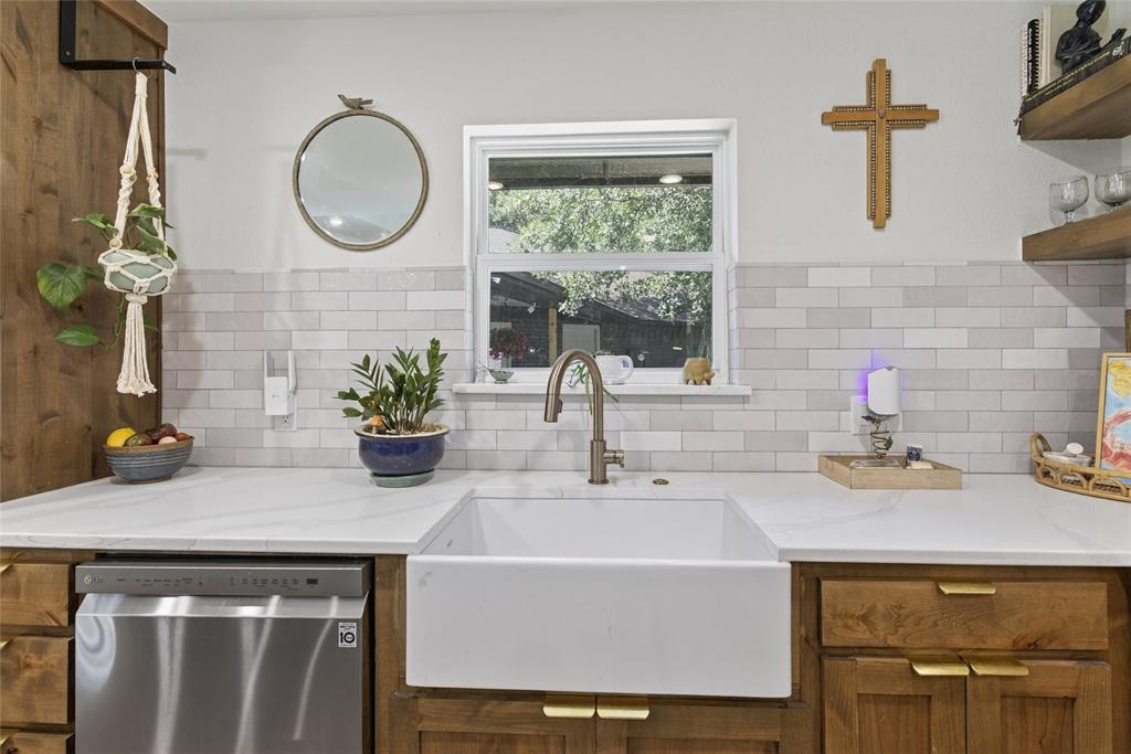 Burleson, Texas 76028, United States, 3 Bedrooms Bedrooms, ,2 BathroomsBathrooms,Residential,Active,159991