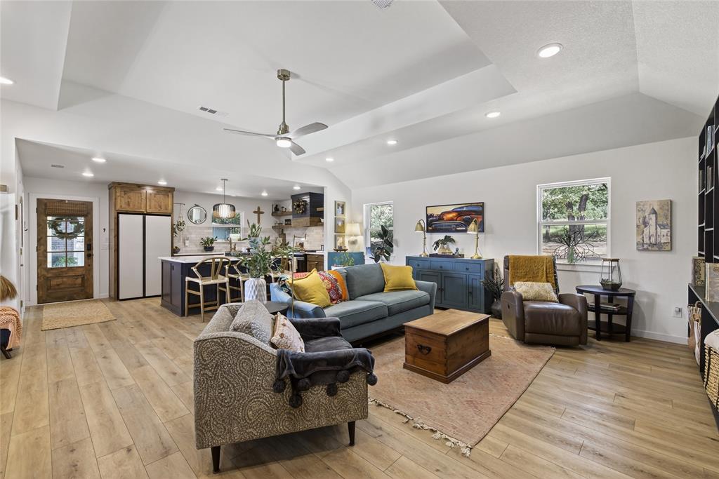 Burleson, Texas 76028, United States, 3 Bedrooms Bedrooms, ,2 BathroomsBathrooms,Residential,Active,159991