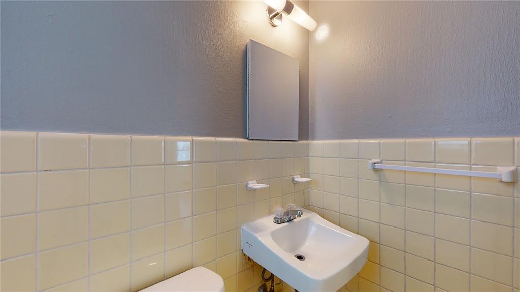 Lakewood Heights - Residential Lease